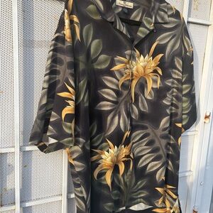Tommy Bahama men L Short Sleeve button-up Hawaiian Shirt 100% Silk brown floral